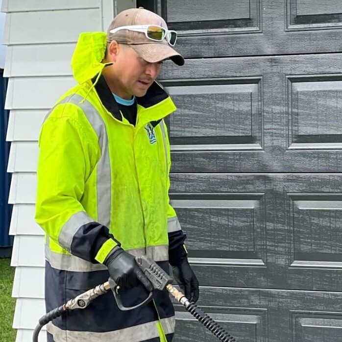 Auckland house washing specialists - Suds Wash Co professional team